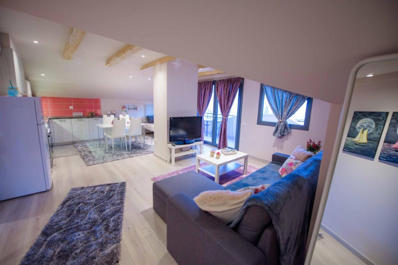 New Loft Polixeni Apartment Ioannina Luaran gambar
